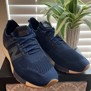 New balance tennis shoes